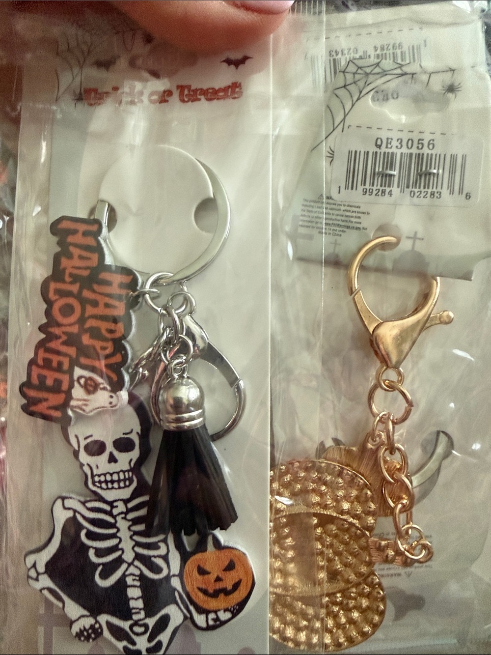Set of 6 Random Halloween KeyChains
